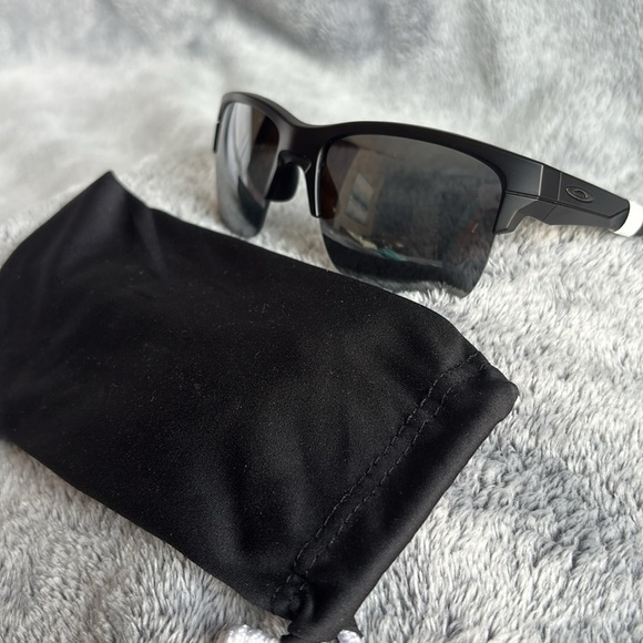 Oakley Thinlink 63mm Polarized Sunglasses in Matte Black/Black Iridium NWT - Picture 5 of 7